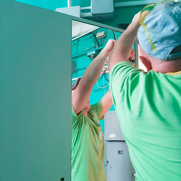 зеркало и дверь зеркало на двери