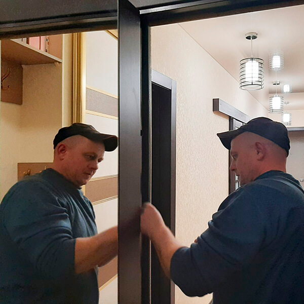 зеркало на входной двери мдф накладка с зеркалом